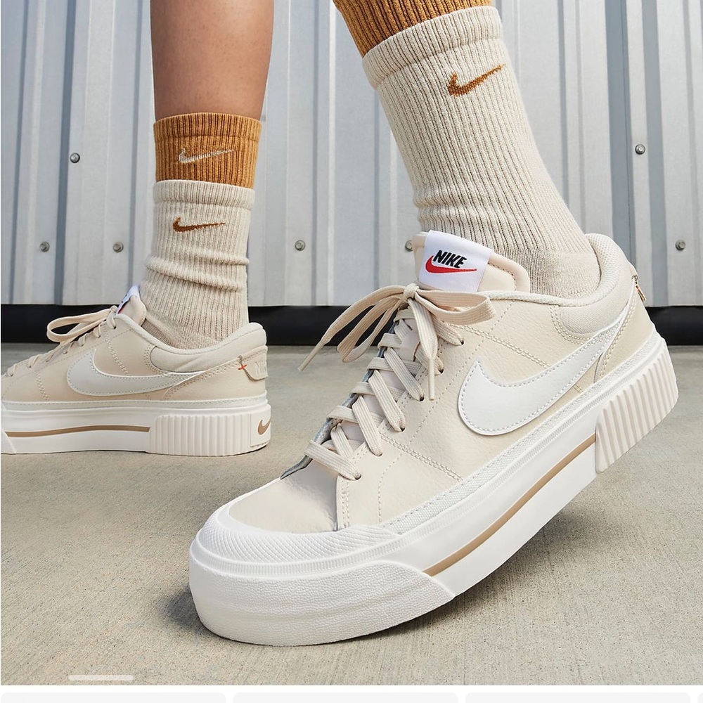 Nike Court Legacy lift